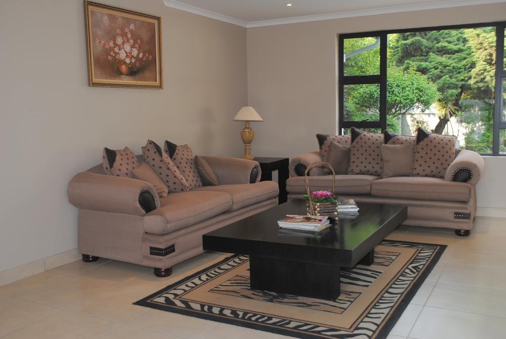 6 On Morris Guest Lodge Johannesburg Room photo