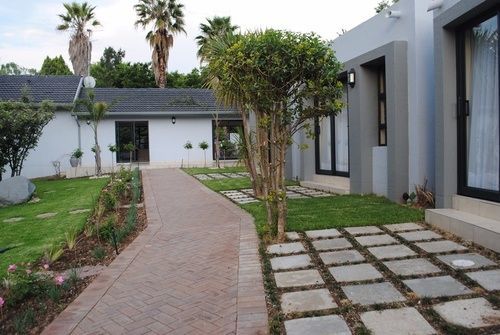 6 On Morris Guest Lodge Johannesburg Exterior photo